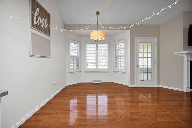 Building Photo - 1125 Oak St