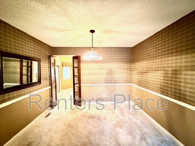 Building Photo - 5724 E 65th Pl