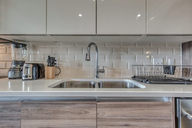 Building Photo - 500 S Ervay St