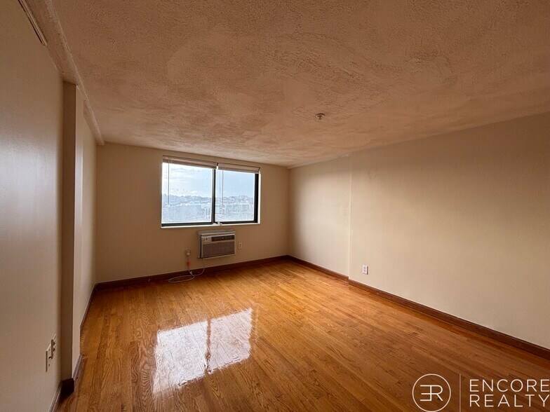 Building Photo - 1110 Commonwealth Ave