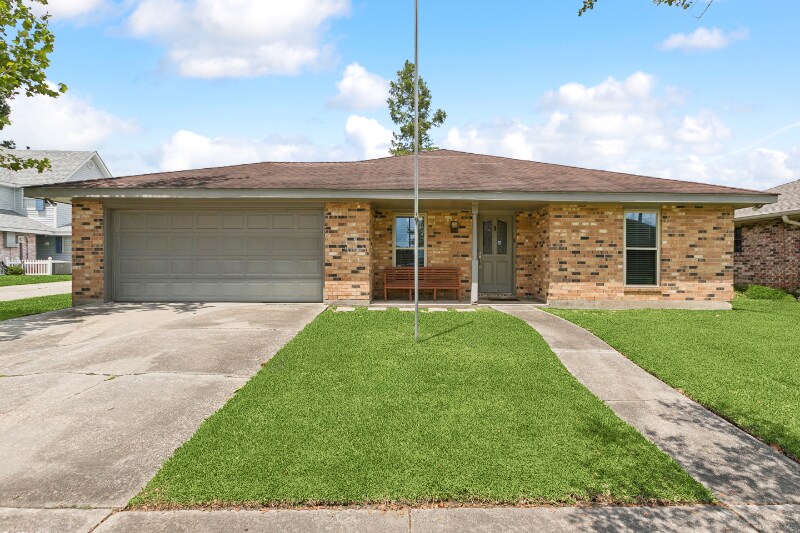 Primary Photo - 30 Azalea Ct