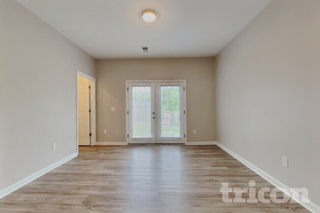 Building Photo - 4103 Laurel Creek Dr