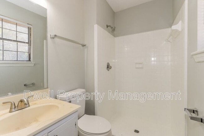 Building Photo - 2614 Andorra Dr