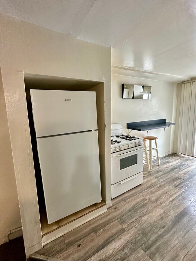 Building Photo - 1501 W Highland Ave