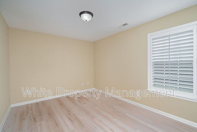 Building Photo - 4244 Cornelia Ln