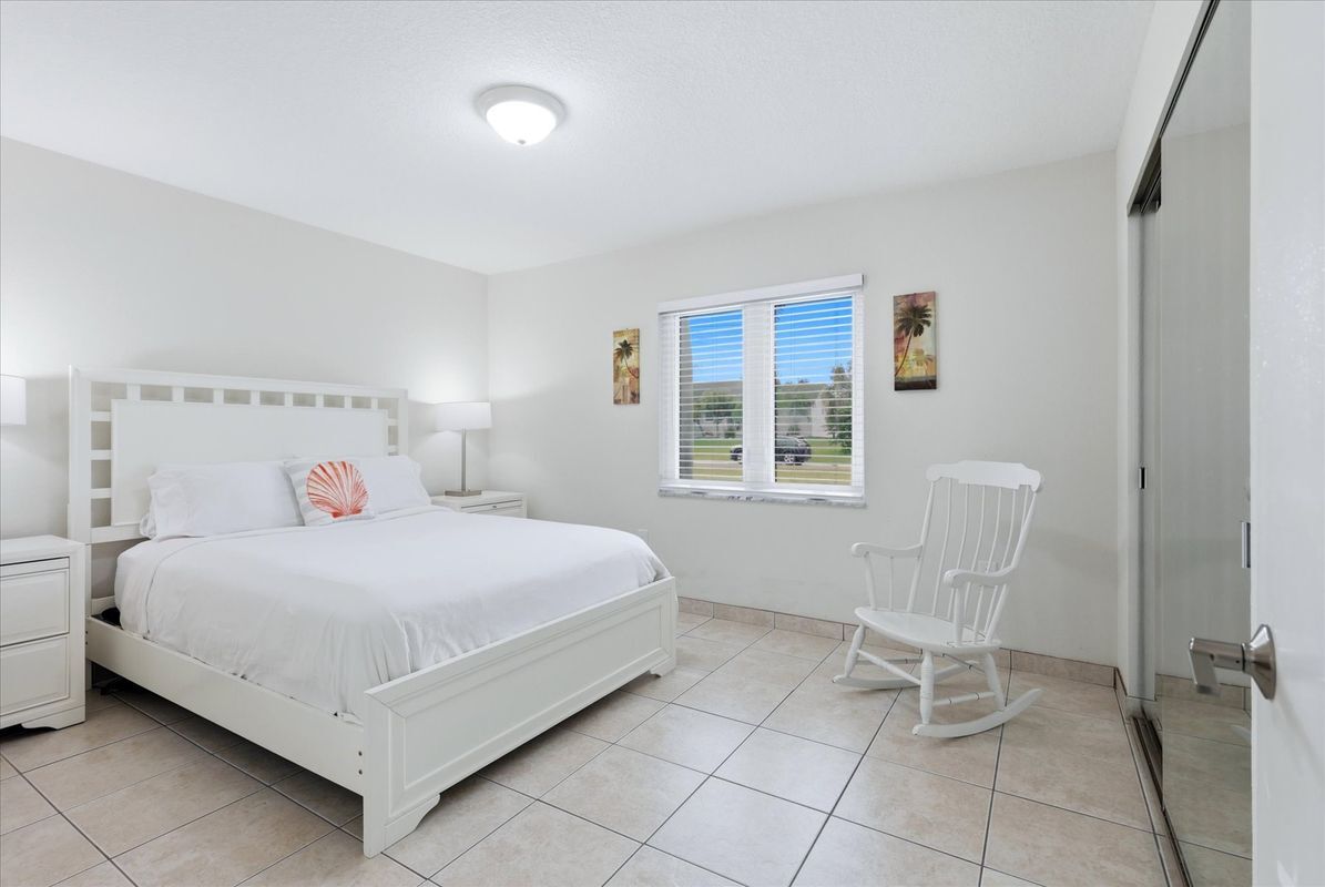 Building Photo - 6309 Flamingo Dr