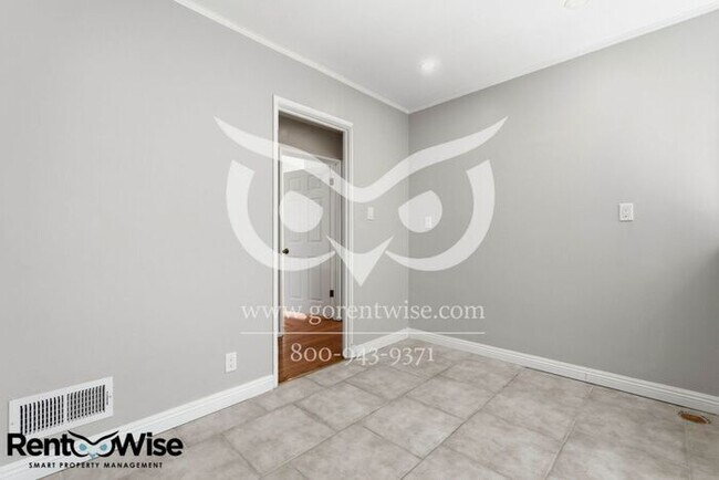 Building Photo - 1109 Ridgewood Dr