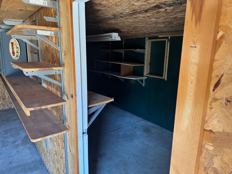 Garage/ Storage - 2009 Durand Ave