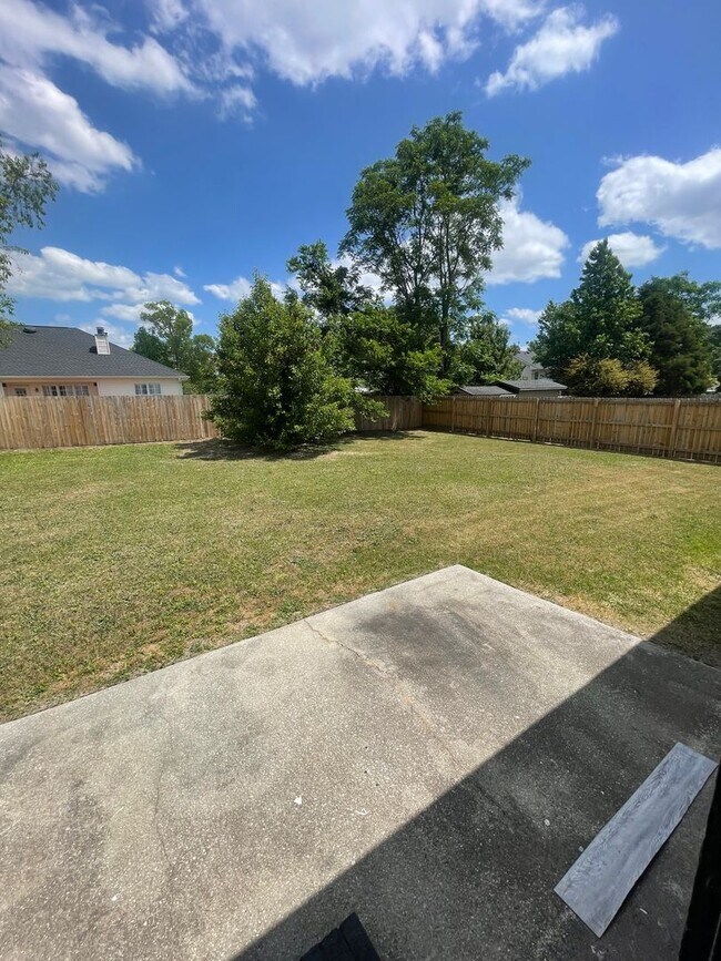 Building Photo - Available now in Amelia Landing Subdivisio...