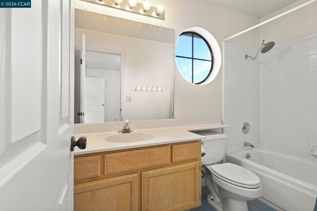 Building Photo - 52 Garden View Ln