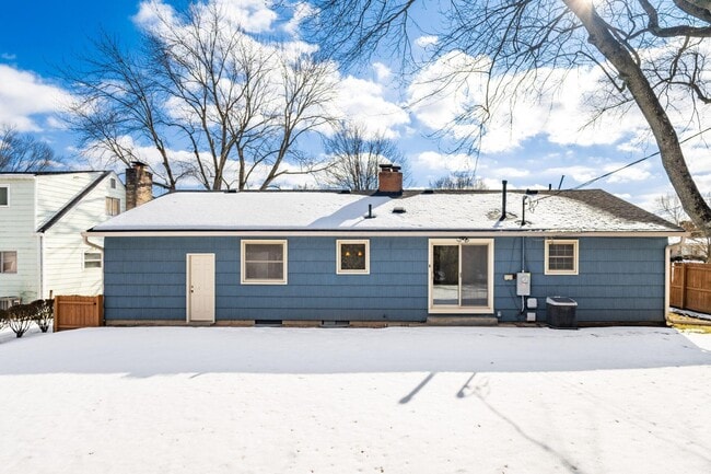 Building Photo - 724 Drummond Ct