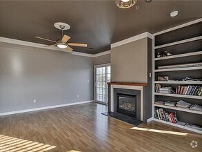 Building Photo - Adorable 2 BR/2.5 BA end unit townhome