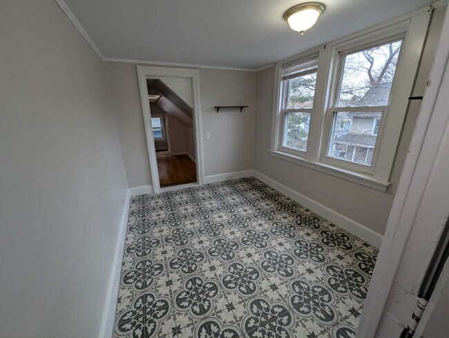 Building Photo - 258 Essex St