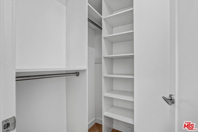 Building Photo - 616 N Vista St