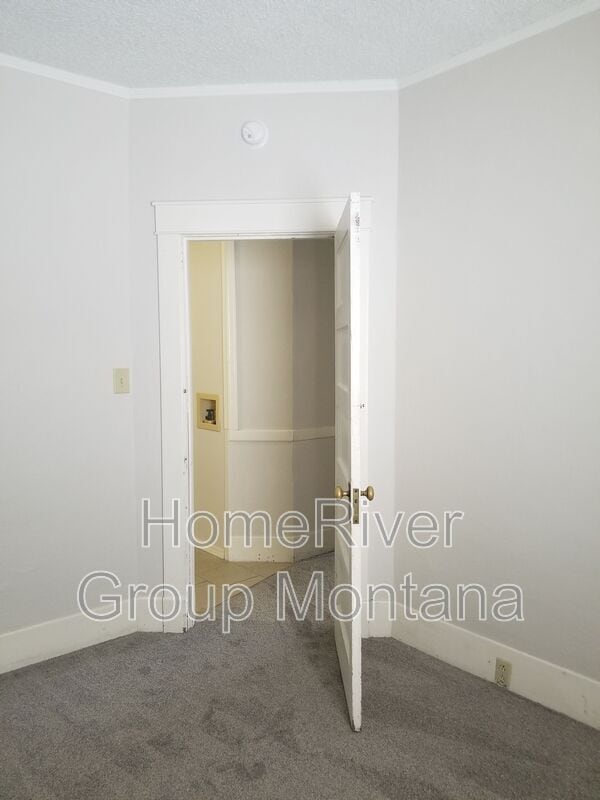 Building Photo - 540 S 3rd St W