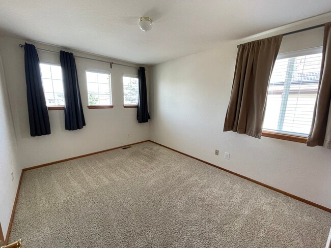Building Photo - 3126 Gardenia Way