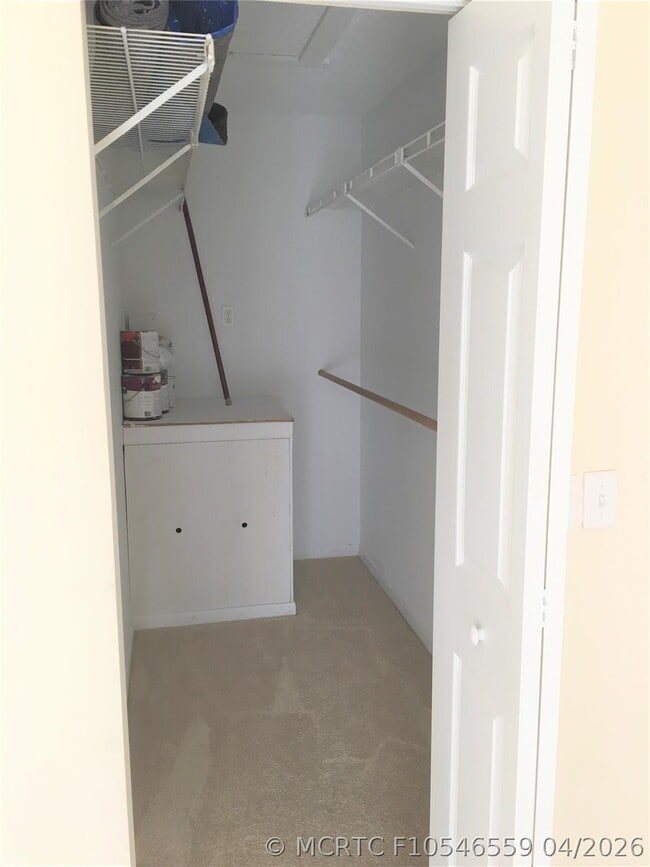Building Photo - 551 SW 135th Ave