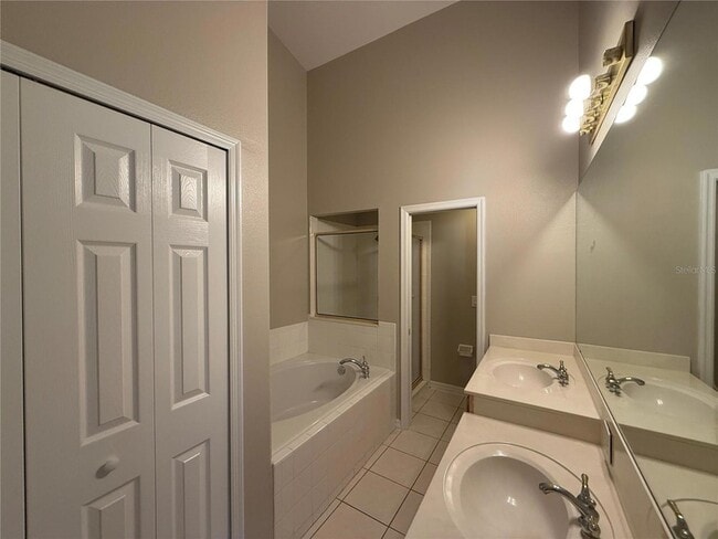 Building Photo - 14636 Kristenright Ln