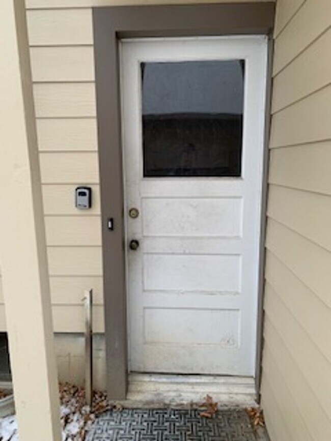 Building Photo - 732 Avenue F