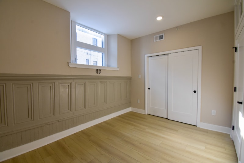 Building Photo - 1030 N 48th St