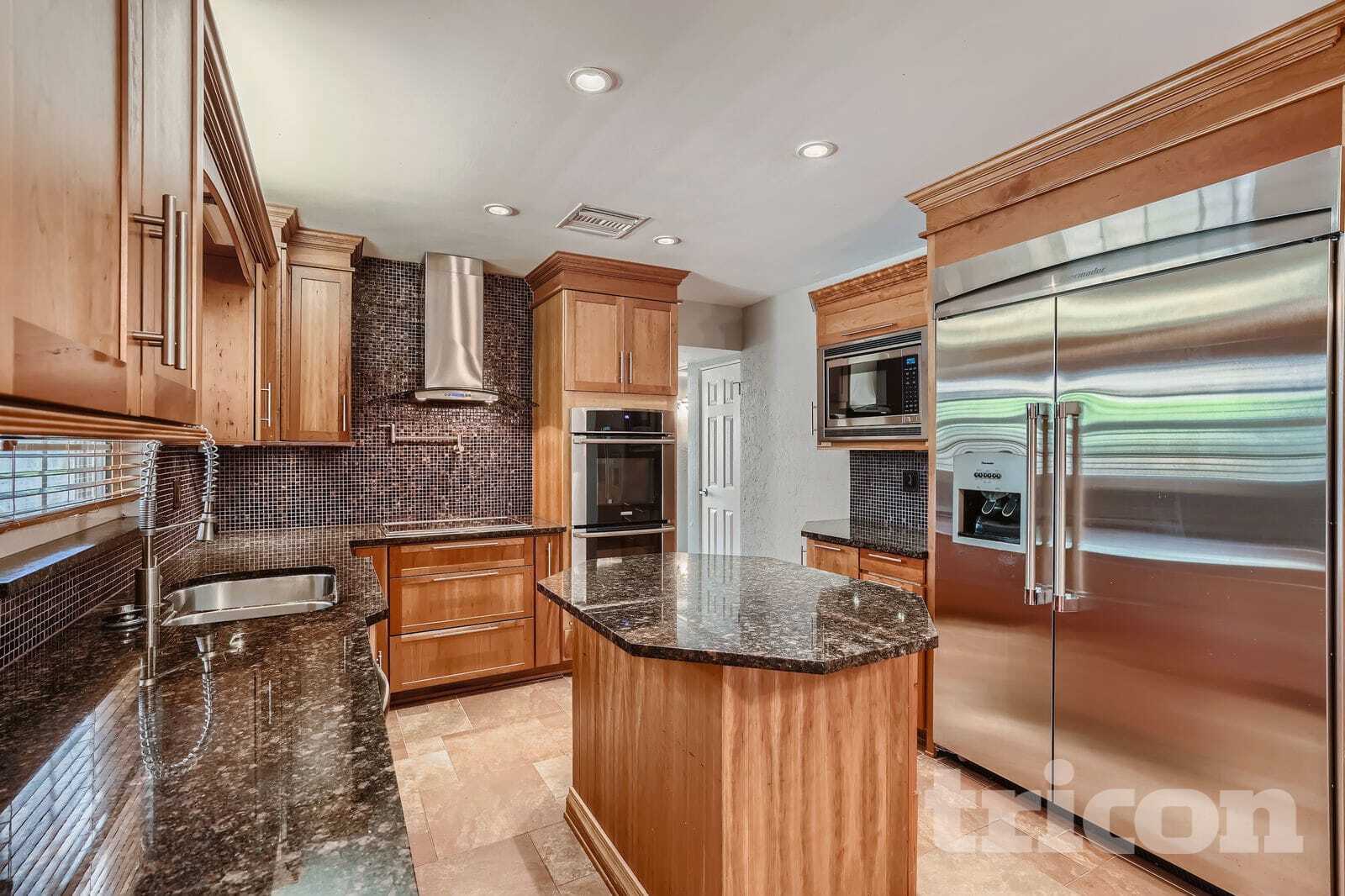 Building Photo - 3817 19th Ave N