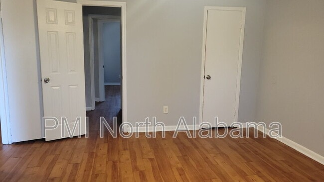 Building Photo - 1221 Grant St SE