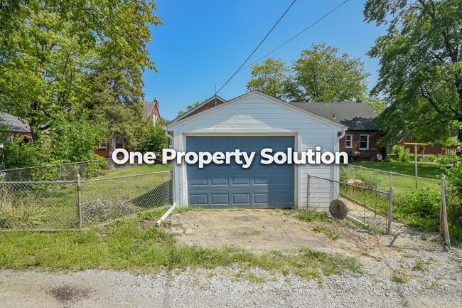 Building Photo - 4854 Jefferson St