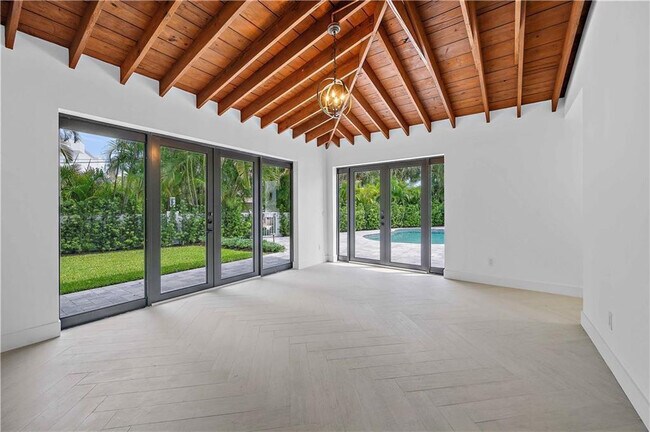 Building Photo - 2201 Intracoastal Dr