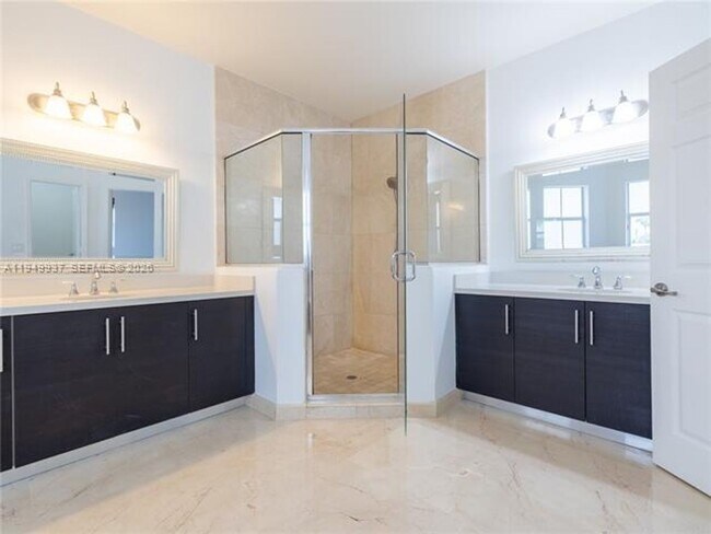 Building Photo - 7010 NW 106th Ave