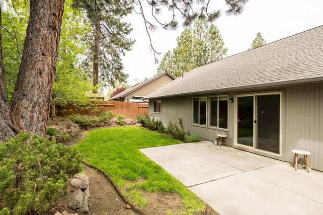 Building Photo - 19899 Antler Point Dr