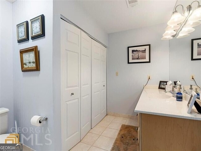 Building Photo - 4313 Pine Heights Dr NE