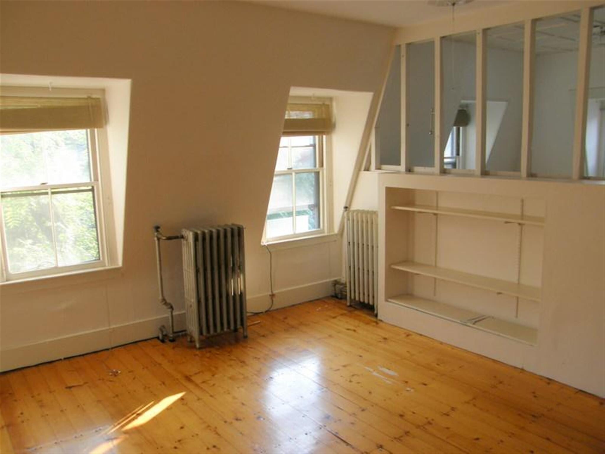 Building Photo - 339 Broadway