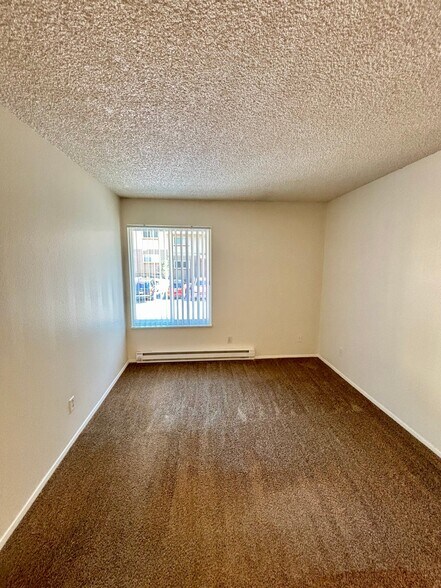 Building Photo - 3950 SW 102nd Ave
