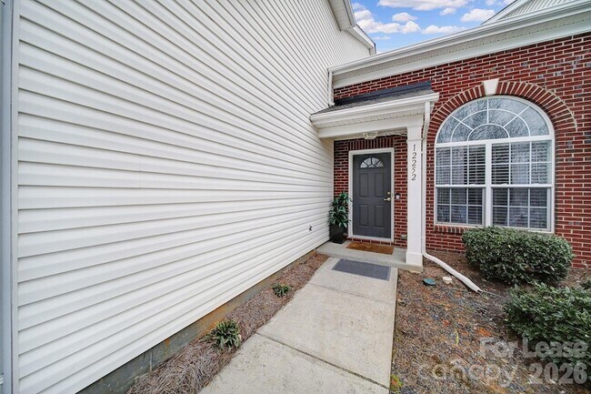 Building Photo - 12252 Stratfield Pl Cir