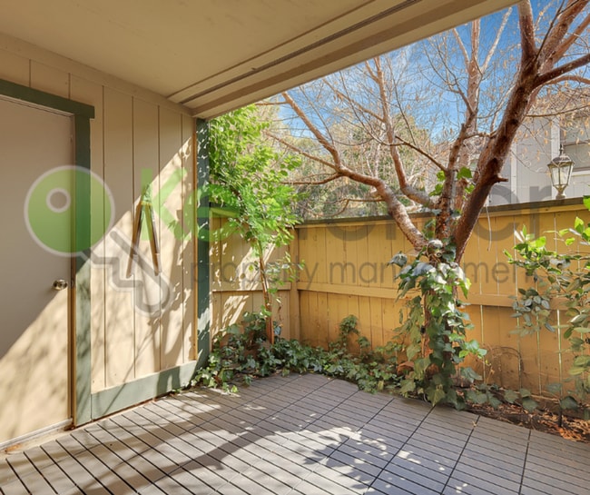 Building Photo - 600 Del Verde Cir
