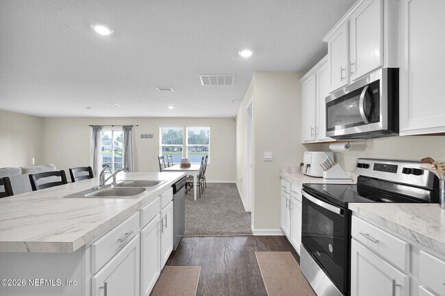 Building Photo - 65343 River Glen Pkwy