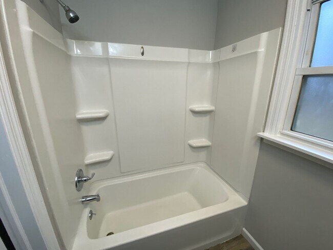 Building Photo - West AVL - Remodeled and Ready!