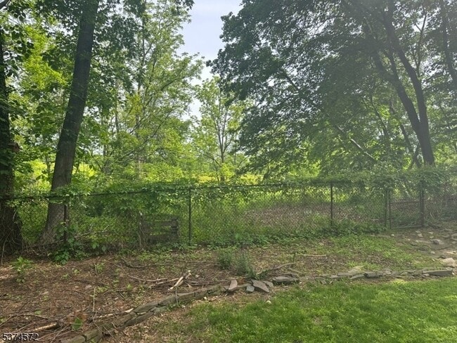 Building Photo - 90 Washington St