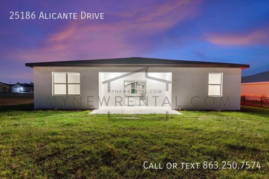 Building Photo - 25186 Alicante Dr