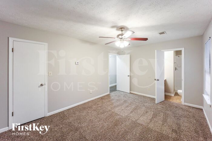 Building Photo - 1327 Labelle St