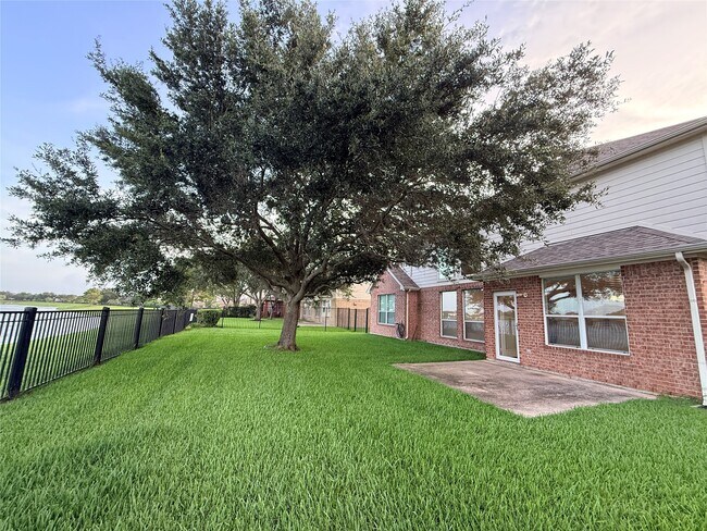 Building Photo - 2144 Brittany Colony Dr