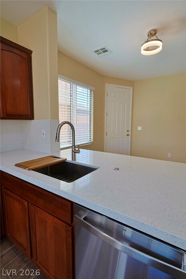 Building Photo - 340 Sweet Sugar Pine Dr
