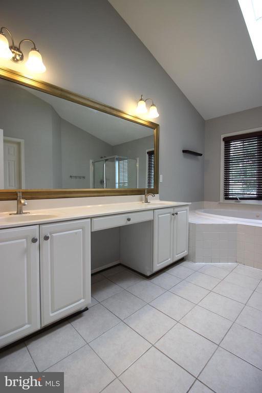 Building Photo - 14015 Wood Rock Way