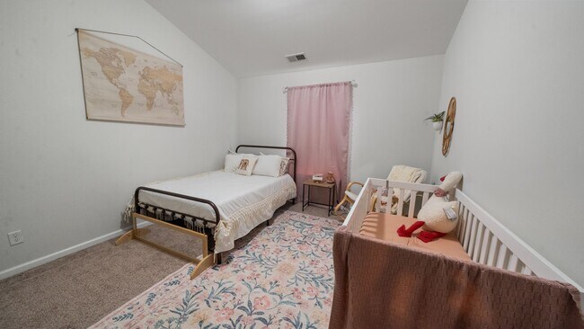Building Photo - Stylish 3 Bedroom Townhome in The Commons – Richmond Hill Living at Its Finest