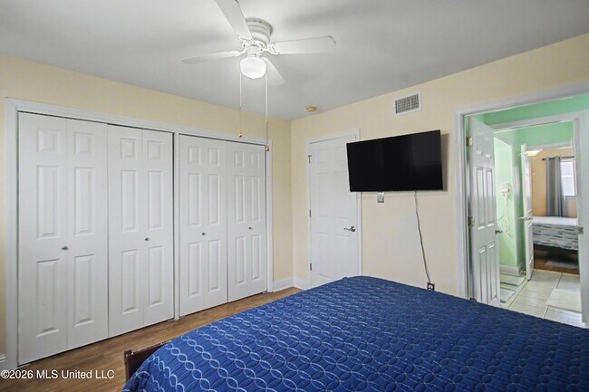 Building Photo - 1664 Beach Blvd