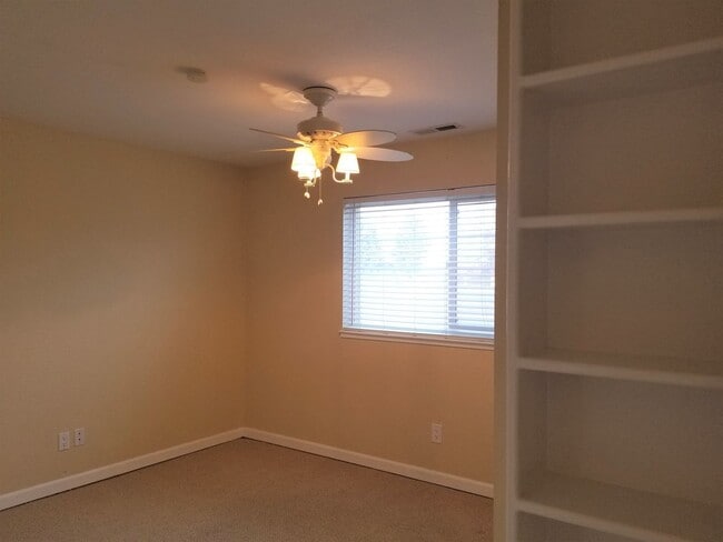 Building Photo - 4 Bedroom Home for Rent Westwood-Minden