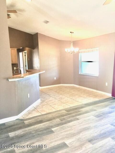 Building Photo - 2033 Gloria Cir