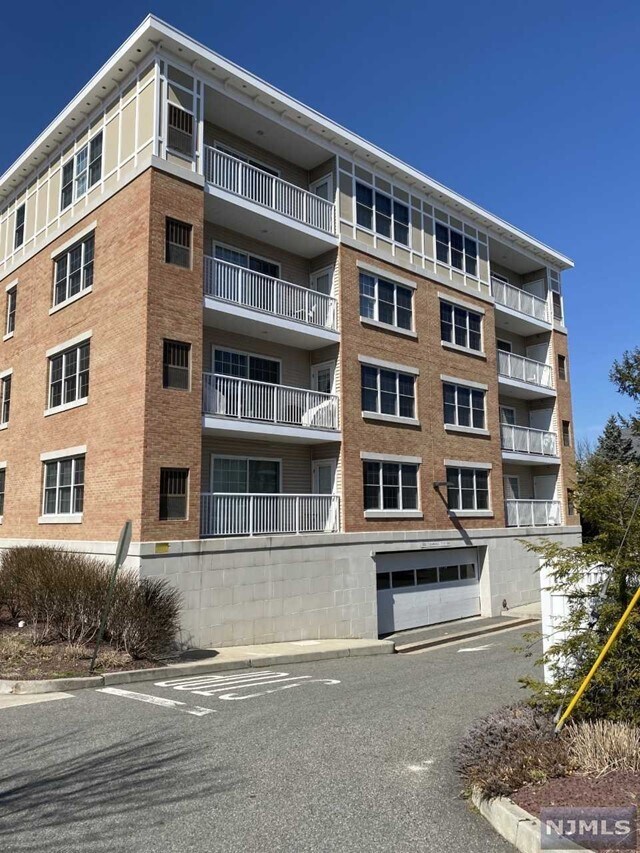 Building Photo - 102 Terrace