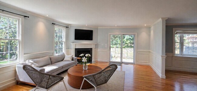 Building Photo - 39 Court St