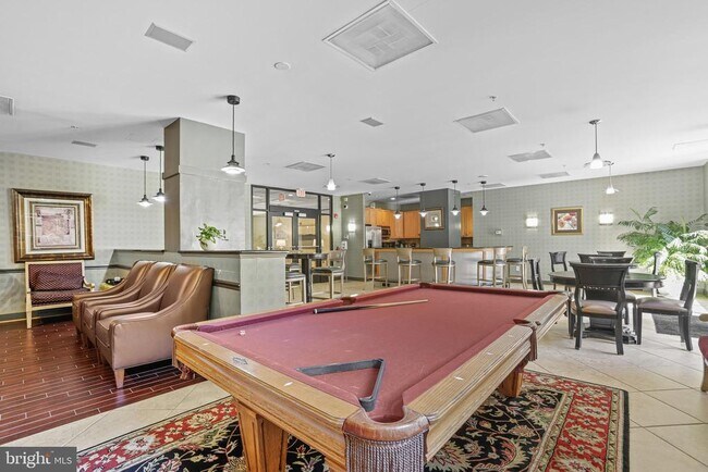 Building Photo - 1220 N Fillmore St